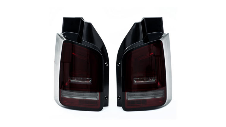 Feux arri&egrave;re &agrave; LED rouges/fum&eacute;s adaptables sur VW Transporter T5 mod&egrave;le 2010 - 2015